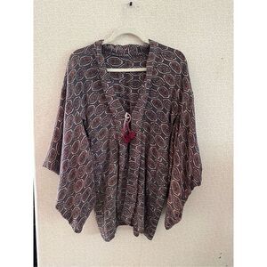 Vintage kimono top, traditional sleeves and medallion pattern, Size M